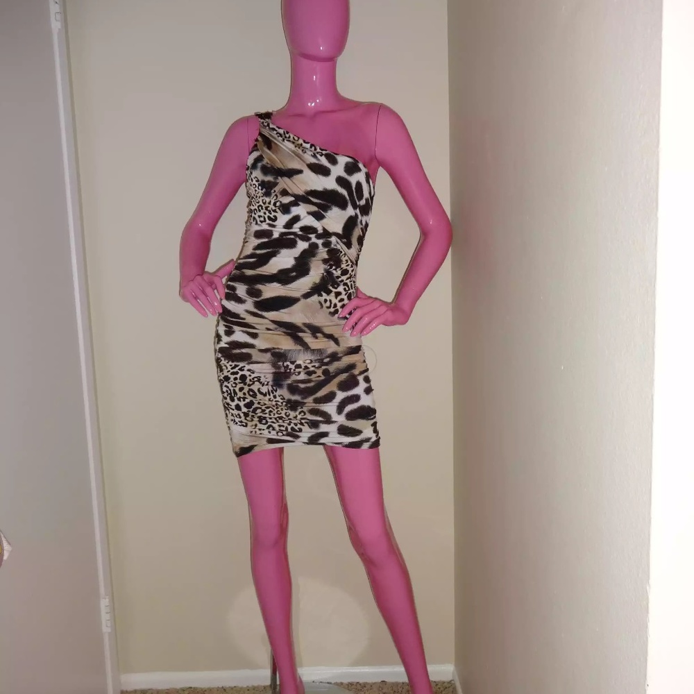 Trac Drees One Shoulder